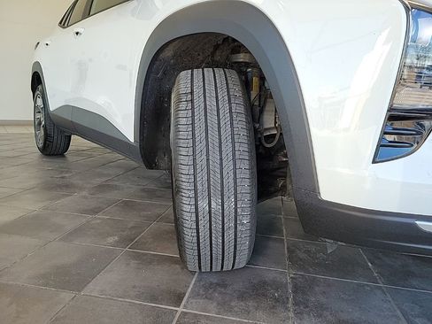 Used 2025 Chevrolet Trax LT w/ LT Convenience Package image 16