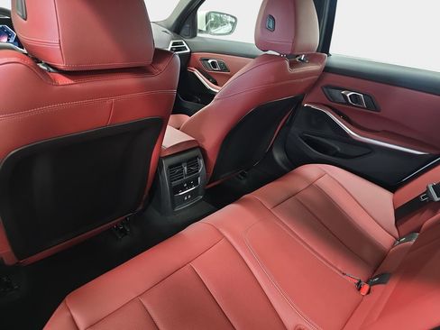 Used 2025 BMW 330i Sedan w/ M Sport Package image 16