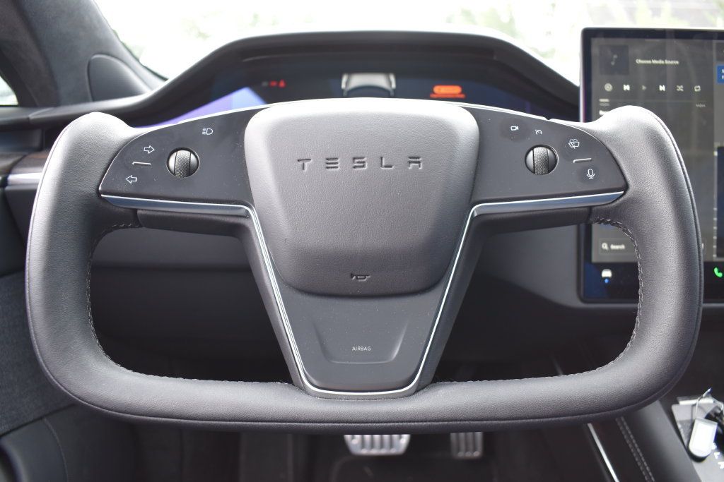 Used 2023 Tesla Model S Standard Range AWD/4WD image 12