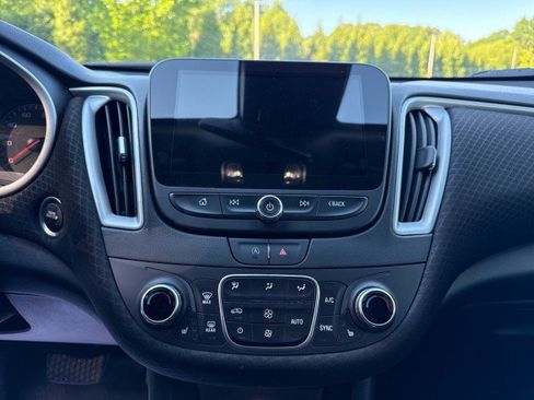 Used 2024 Chevrolet Malibu LT FWD image 25