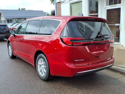 New 2027 Chrysler Pacifica Select w/ Family Tech Group FWD image 4