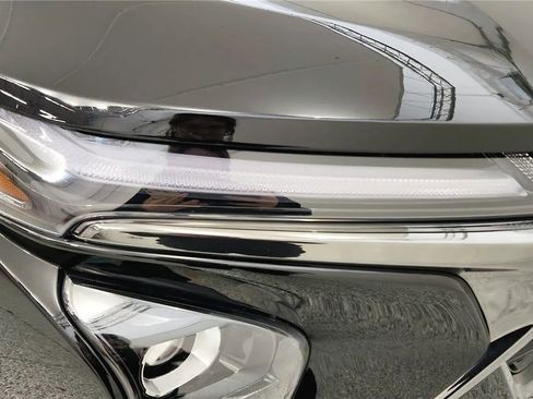 Used 2025 Chevrolet Trax RS w/ Driver Confidence Package image 14