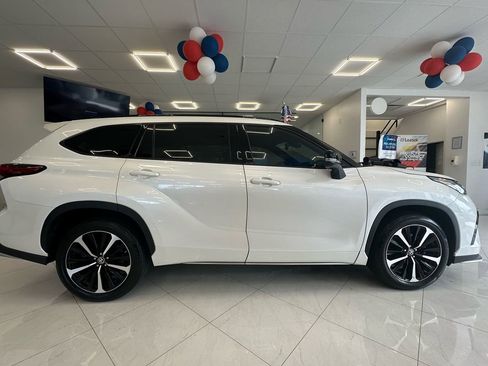 Used 2021 Toyota Highlander XSE image 4