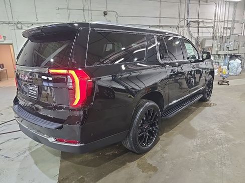New 2026 GMC Yukon XL Elevation w/ Elevation Premium Package AWD/4WD image 7