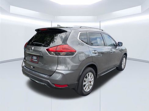 Used 2018 Nissan Rogue SV FWD image 4