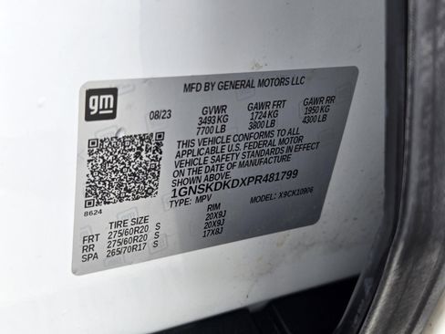 Used 2023 Chevrolet Suburban Z71 w/ Luxury Package AWD/4WD image 32