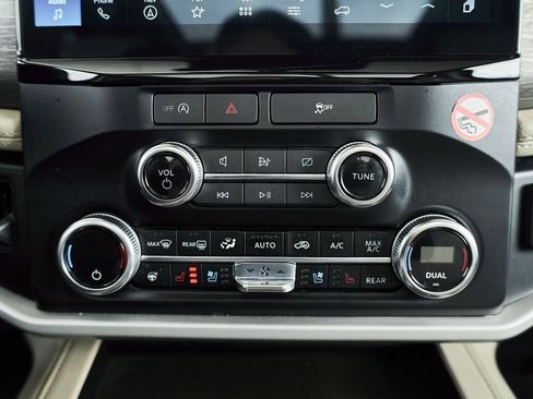 Used 2024 Ford Expedition Limited image 45