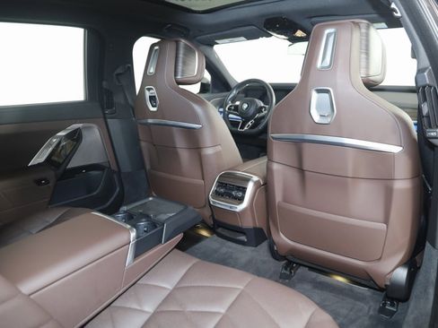 Used 2023 BMW 740i w/ Parking Assistance Package image 16