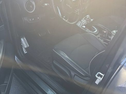 Used 2022 Kia Forte GT-Line w/ GT-Line Technology Package FWD image 4