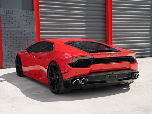 Used 2019 Lamborghini Huracan LP 580-2 image 3