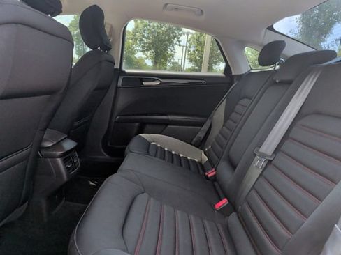 Used 2016 Ford Fusion SE FWD image 28