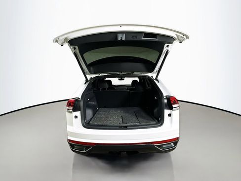 Used 2023 Volkswagen Atlas Cross Sport SE image 32