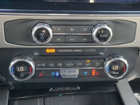 Used 2022 Ford F350 Platinum image 28