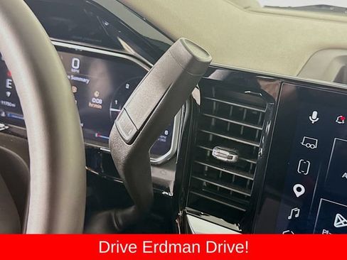 Used 2026 GMC Sierra 1500 SLT AWD/4WD image 18