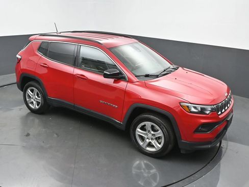 Used 2024 Jeep Compass Latitude AWD/4WD image 42