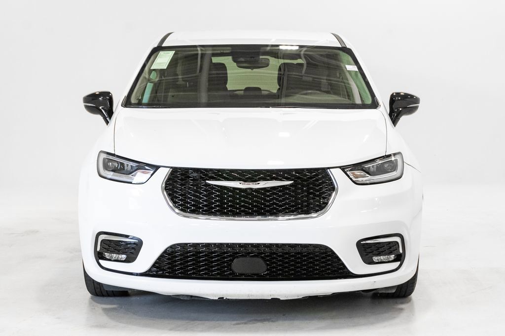 Certified 2024 Chrysler Pacifica Touring-L FWD image 5