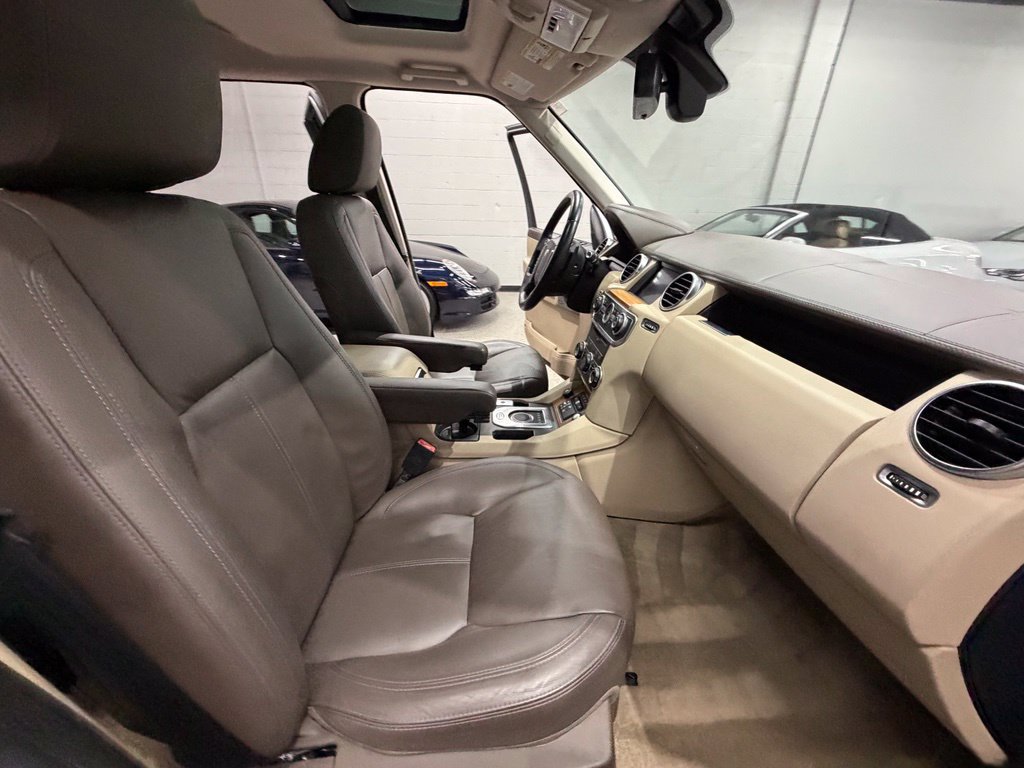Used 2016 Land Rover LR4 HSE LUX AWD/4WD image 46