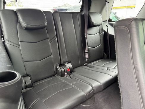 Used 2017 Cadillac Escalade Premium Luxury AWD/4WD image 19