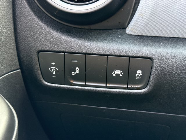 Used 2019 Hyundai Kona SEL AWD/4WD image 30