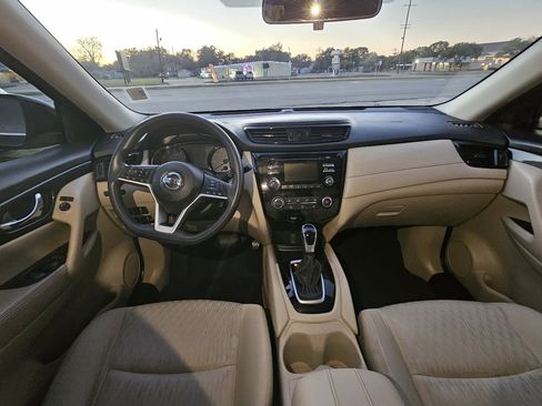 Used 2017 Nissan Rogue S image 19