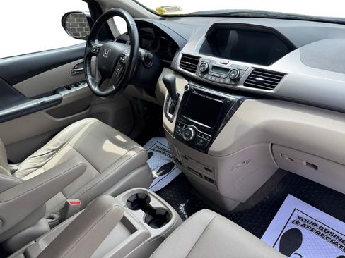 Used 2015 Honda Odyssey Touring image 4