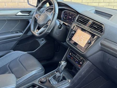 Used 2022 Volkswagen Tiguan SEL R-Line image 12
