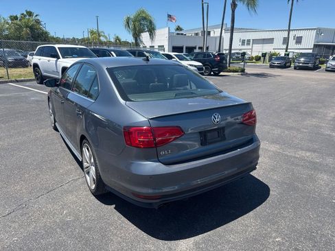Used 2017 Volkswagen Jetta GLI FWD image 5