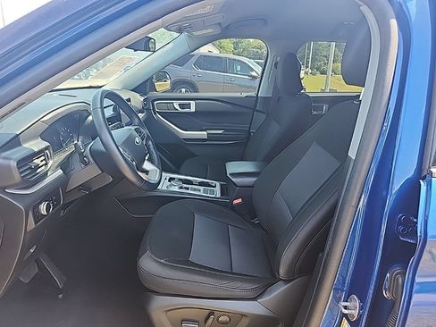 Used 2023 Ford Explorer XLT RWD image 17