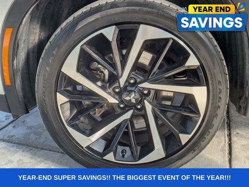 Used 2023 Mitsubishi Outlander SE image 36