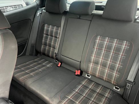 Used 2012 Volkswagen Golf 2-Door FWD image 19
