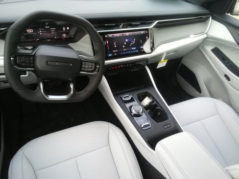 New 2026 Jeep Cherokee Limited AWD/4WD image 13