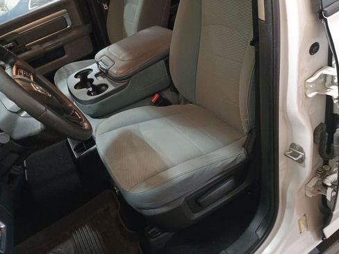 Used 2019 RAM 1500 Classic SLT image 5