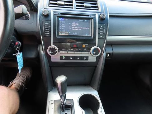 Used 2012 Toyota Camry SE FWD image 22