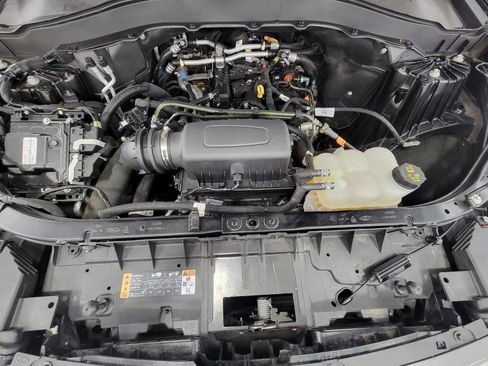 Used 2023 Ford Explorer XLT w/ Equipment Group 202A AWD/4WD image 38