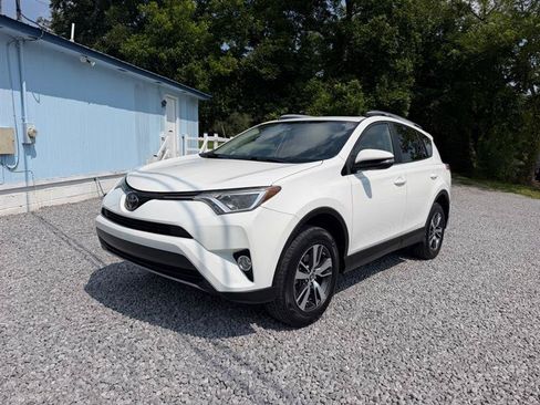 Used 2018 Toyota RAV4 XLE FWD image 1