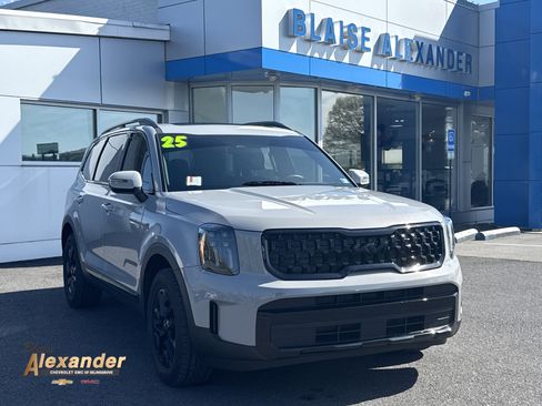 Used 2025 Kia Telluride AWD image 1