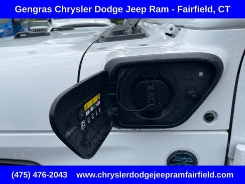 Used 2024 Jeep Wrangler Unlimited AWD/4WD image 15