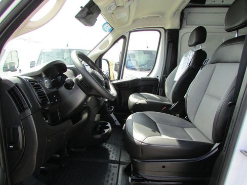 Used 2026 RAM ProMaster 2500 w/ Convenience Group FWD image 13