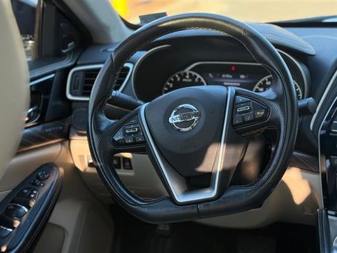 Used 2018 Nissan Maxima Platinum image 16