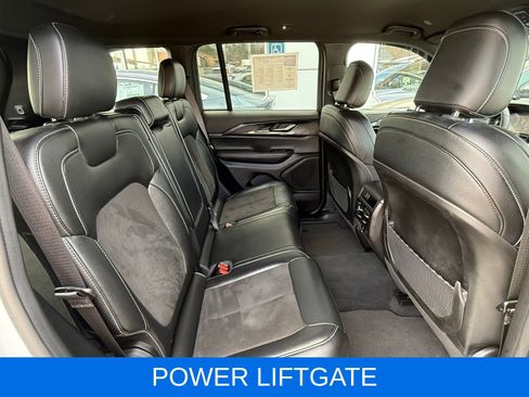 Used 2023 Jeep Grand Cherokee Altitude image 18