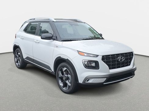 New 2026 Hyundai Venue SEL image 3