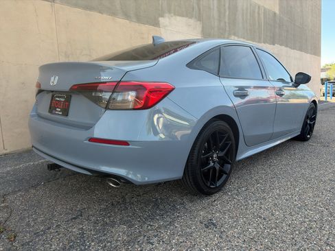 Used 2023 Honda Civic Sport image 5