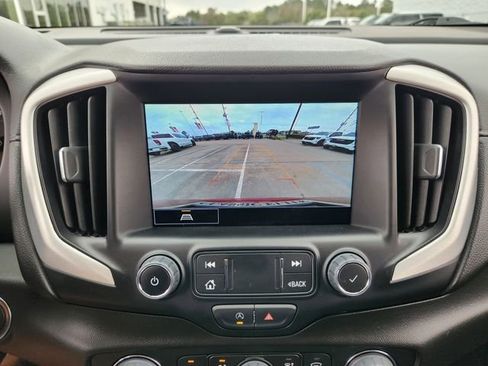 Used 2023 GMC Terrain SLT w/ Infotainment Package II image 17