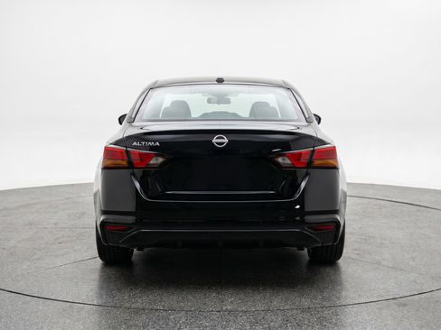 Used 2025 Nissan Altima 2.5 SV FWD image 7