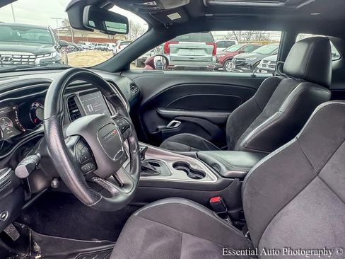 Used 2022 Dodge Challenger R/T w/ Plus Package image 9