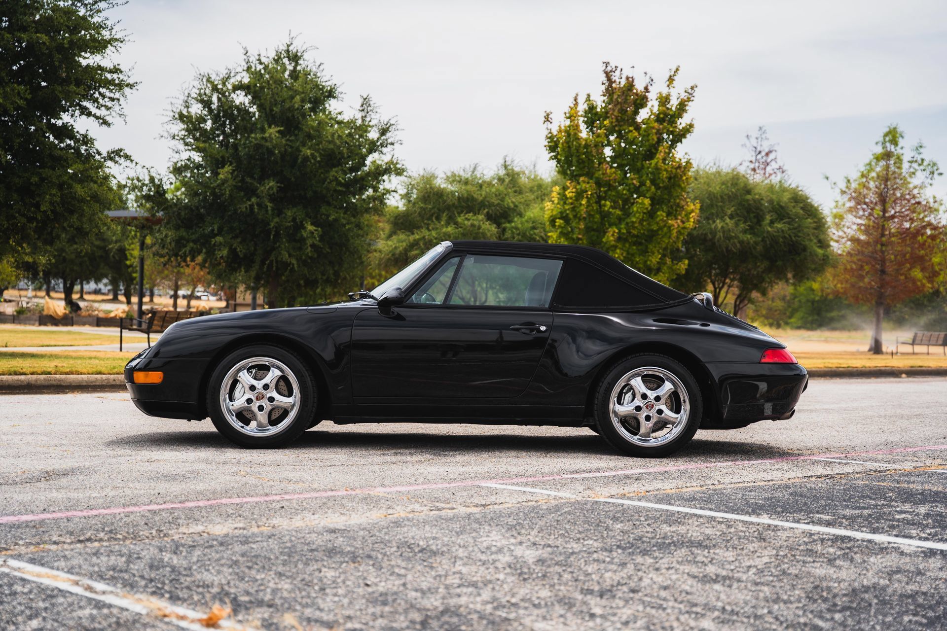 Used 1995 Porsche 911 Carrera RWD image 23