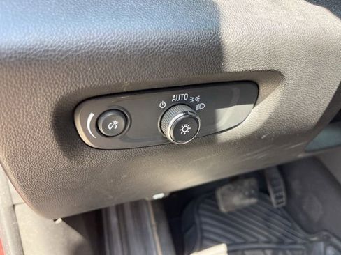 Used 2023 Chevrolet Traverse LT w/ Midnight/Sport Edition image 15