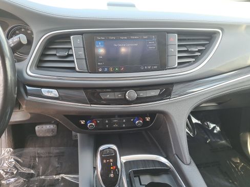 Used 2020 Buick Enclave Essence w/ Sound and Sites Package AWD/4WD image 21