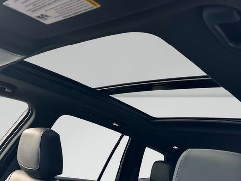 Used 2025 Cadillac XT6 Luxury image 15