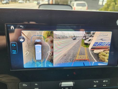 Used 2025 Mercedes-Benz Sprinter 2500 image 17